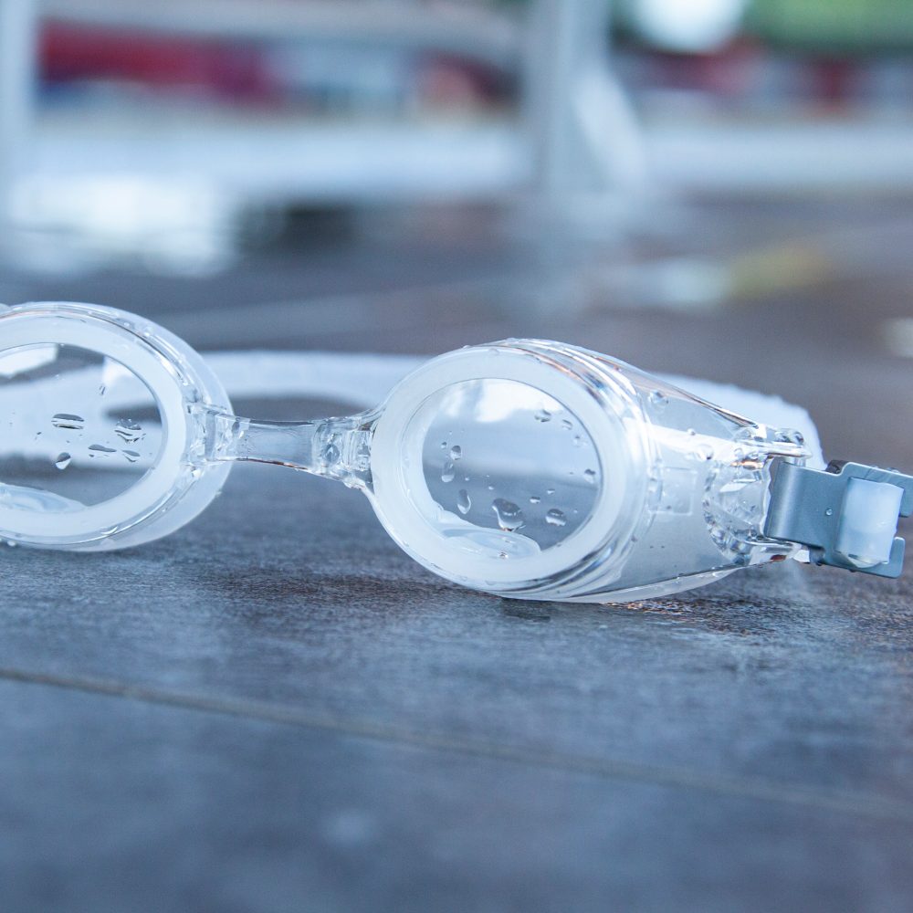 Okulary korekcyjne do pływania dla dzieci – must-have na nowy sezon basenowy